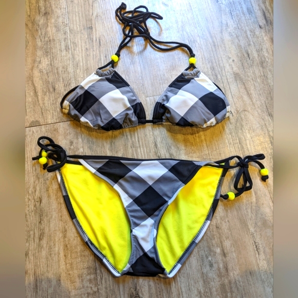 Xhilaration Other - Xhilaration white and black check swim suit